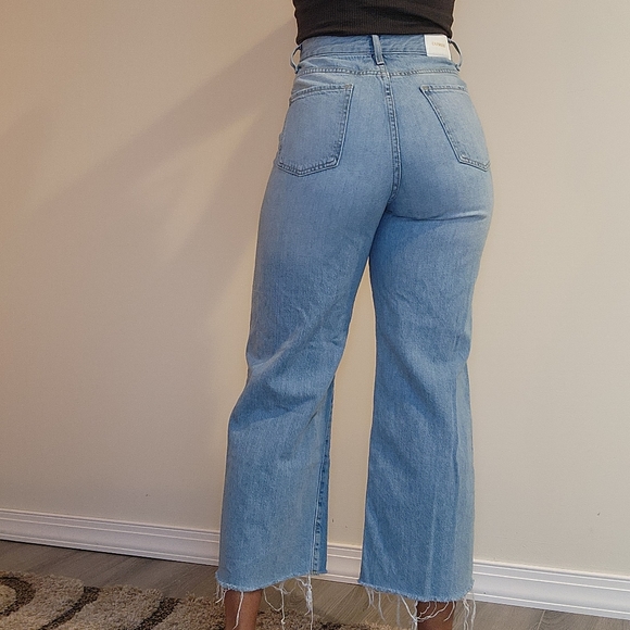 Wide Leg Super High-rise Crops Jeans - Picture 8 of 10